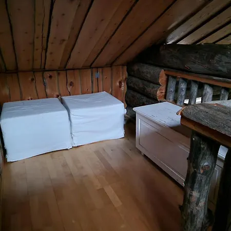 Tokkapirtti B2 Log Near Center In A Peaceful Neighbourhood Apartment Levi