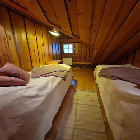 Tokkapirtti B2 Log Near Center In A Peaceful Neighbourhood * 列维